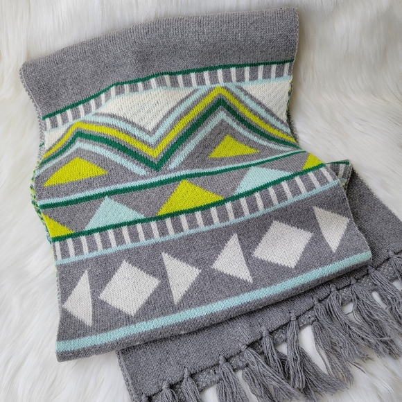 J. Crew Scarf Gray Wool Blend Multi-Color Over-Sized Triangle Print Winter - Picture 3 of 7